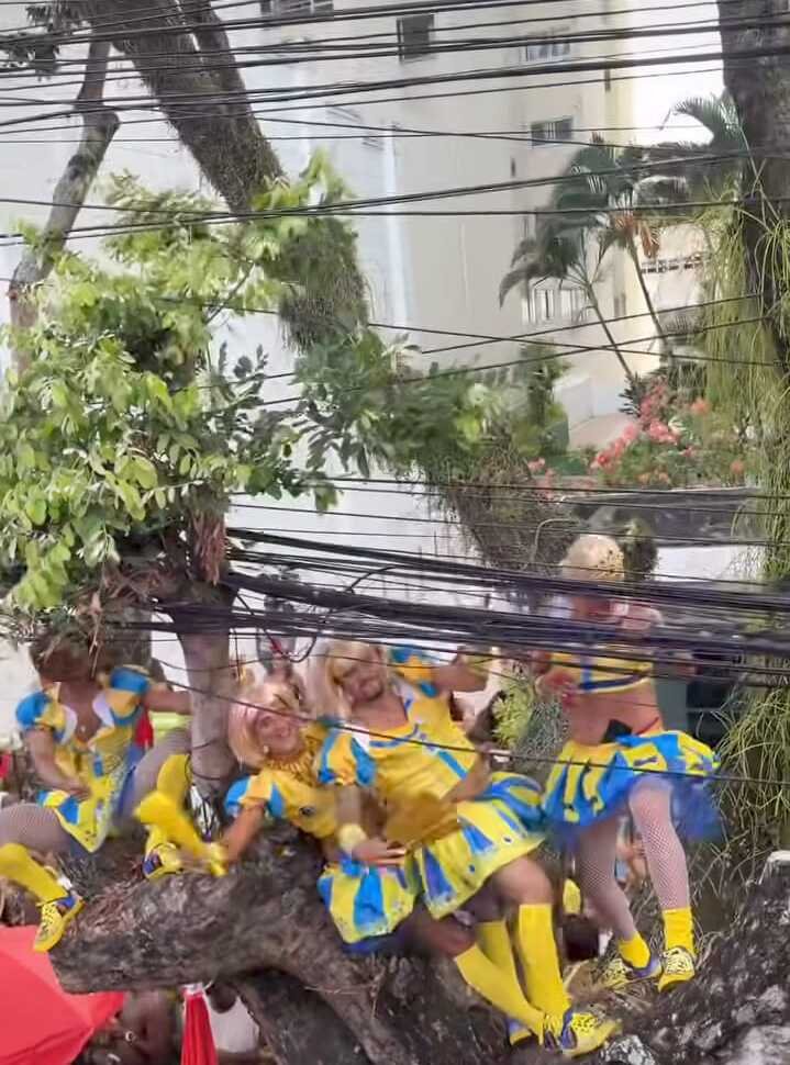 Tradicional desfile das muquiranas no Campo Grande