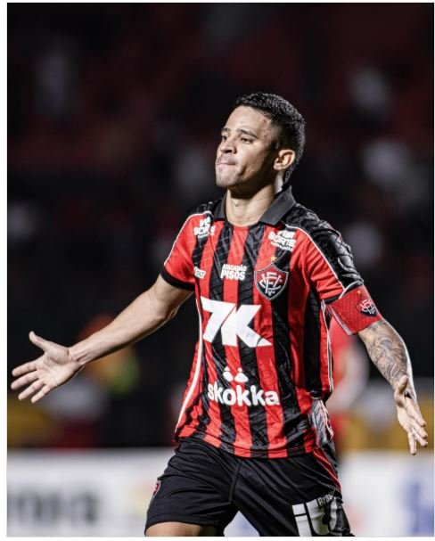 Show no Barradão: Vitória domina e goleia a Juazeirense com autoridade