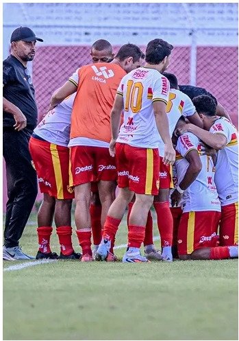 TOPO PEGANDO FOGO: Juazeirense vence de novo e divide liderança com o CSA na Série D