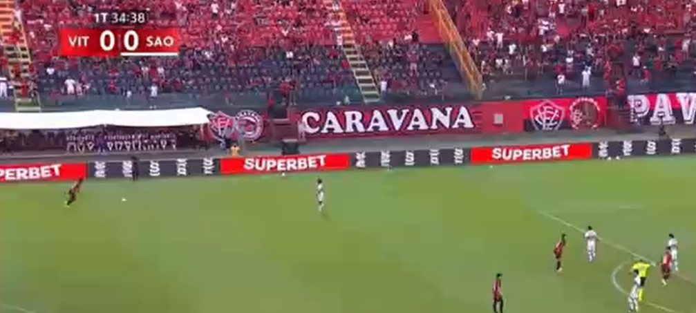 GOL DO LEÃO NA VOZ QUE ARREPIA!