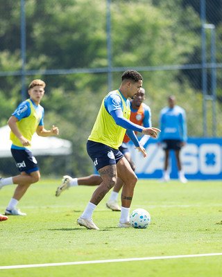 Bahia busca reação contra Cruzeiro em duelo decisivo