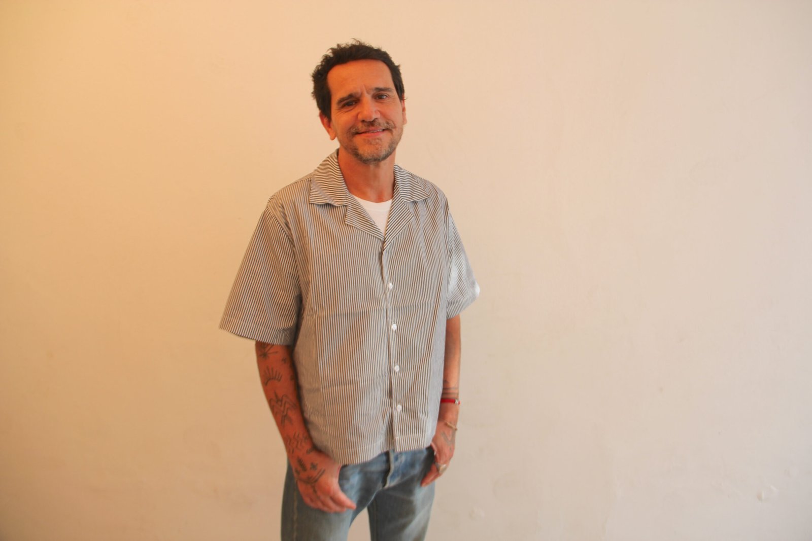 Johnny Araújo, diretor e co-produtor de “Sintonia”, está de casa nova