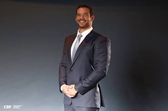 Presidente da CBF, Samir Xaud vira alvo de polêmica após gastos de luxo bancados pela entidade