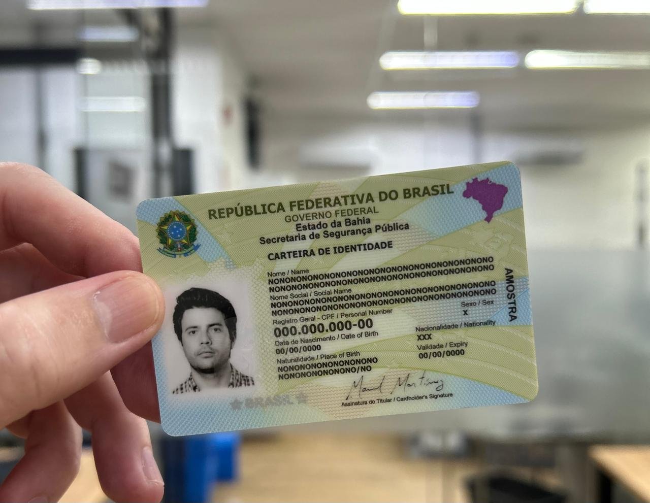 Governo da Bahia inicia emissão da nova Carteira de Identidade Nacional em policarbonato