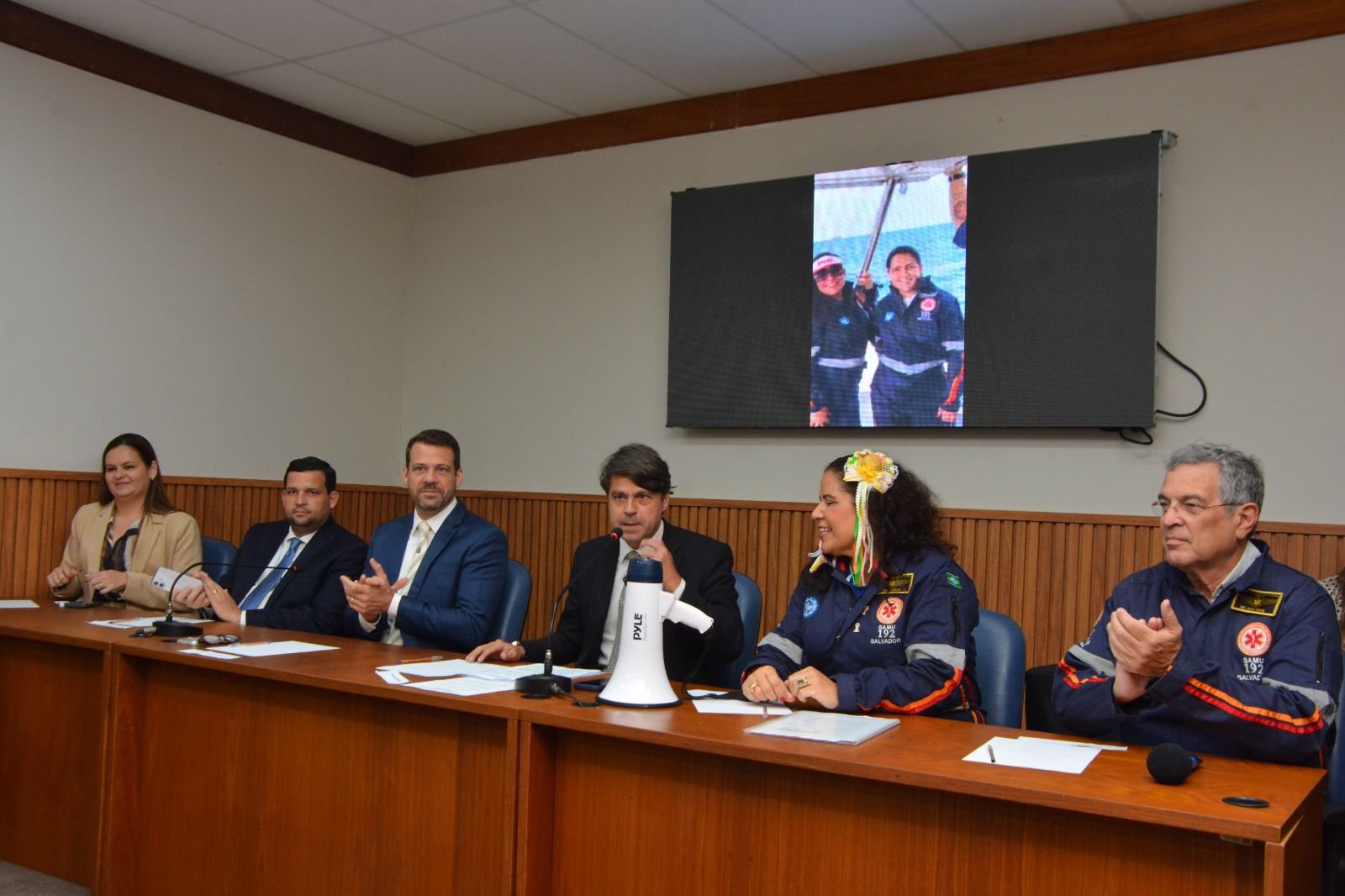Paulo Câmara homenageia os 21 anos do Samu Salvador e destaca profissionais que salvam vidas diariamente