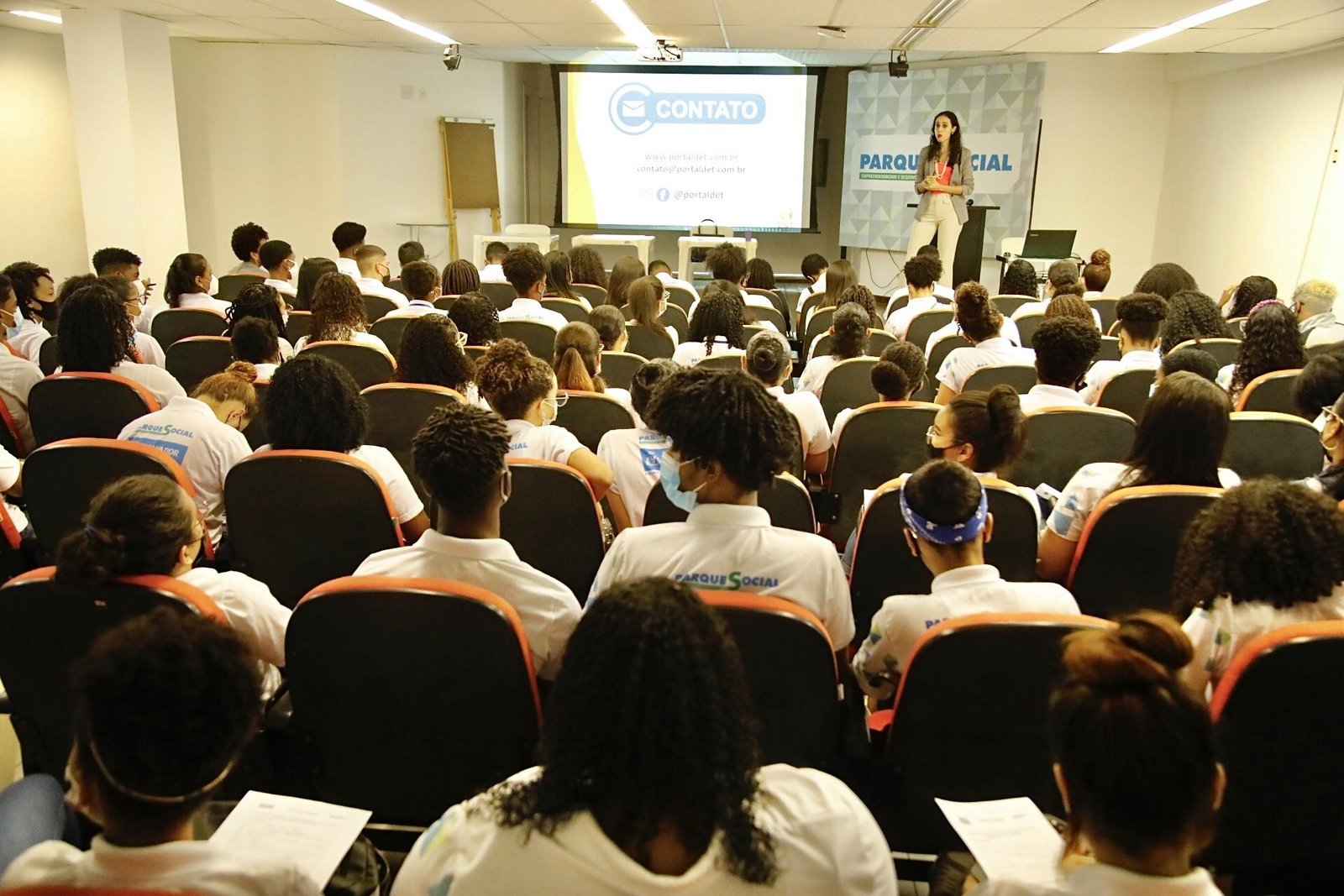 Prefeitura de Salvador oferece 1,2 mil vagas para o Projeto Jovem Aprendiz Empreendedor 2026-2028