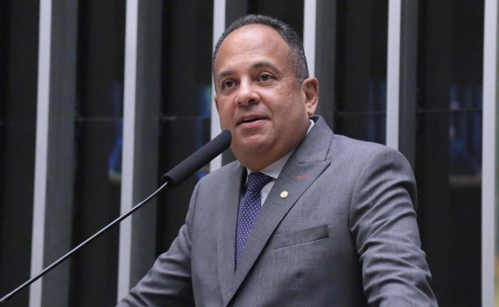 Jorge Araújo coloca em pauta projetos que defendem o trabalhador e o futuro das famílias baianas
