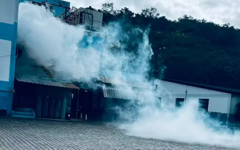 Vazamento de amônia em antigo frigorífico assusta moradores e mobiliza bombeiros em Jequié