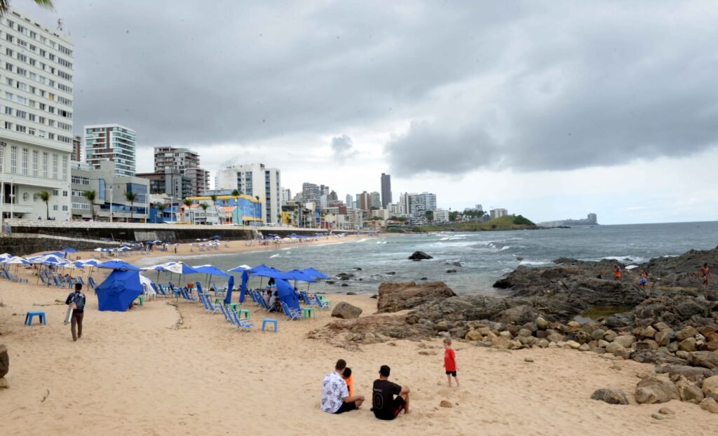 Mar exige atenção no inverno; veja cuidados e previsão para o fim de semana