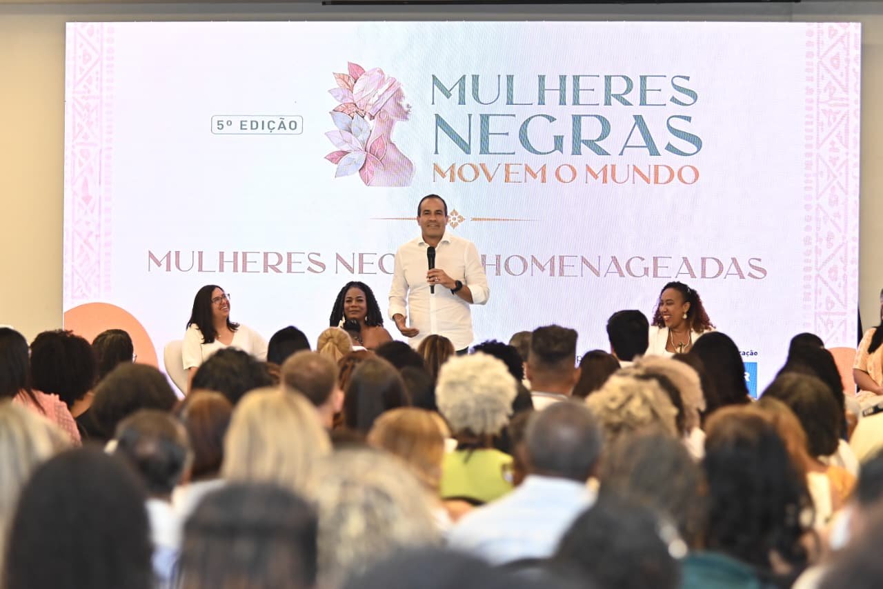 Evento Mulheres Negras Movem o Mundo homenageia servidoras de destaque da Prefeitura de Salvador