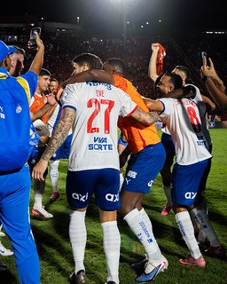 “Partidos picantes”: Jogador do Bahia celebra atuação decisiva no clássico e afirma que o importante é vencer