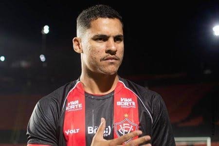Vitória anuncia Alex Bruno como novo camisa 9 e atacante pode estrear no Ba-Vi 508