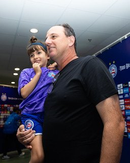 Rogério Ceni dá a volta por cima e consolida a fase no Bahia