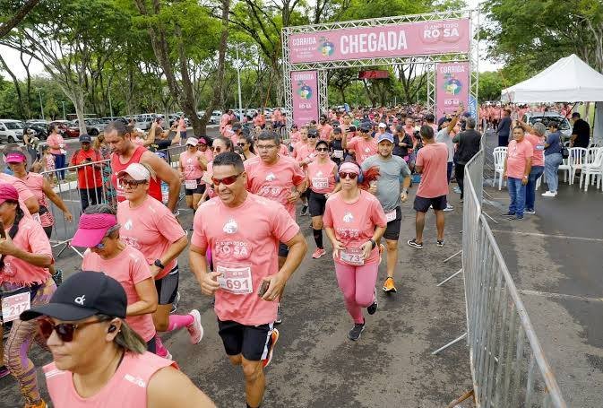 Rede D’Or promove corrida em apoio à conscientização sobre o câncer de mama