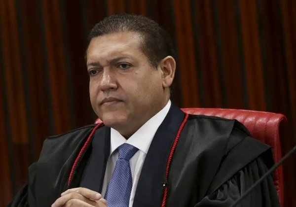 Nunes Marques exige explicações de Salvador e mais duas cidades sobre frota de ônibus e material de campanha