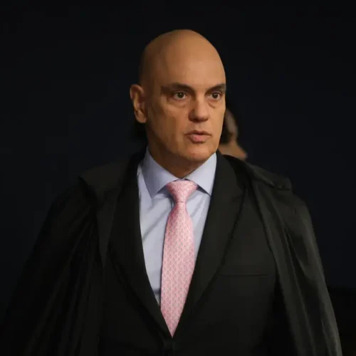 Moraes vota para condenar Bolsonaro e mais sete por golpe de Estado