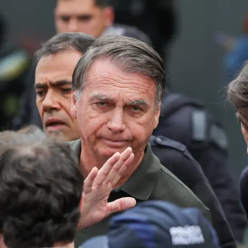 Bolsonaro passa por audiência de custódia neste domingo