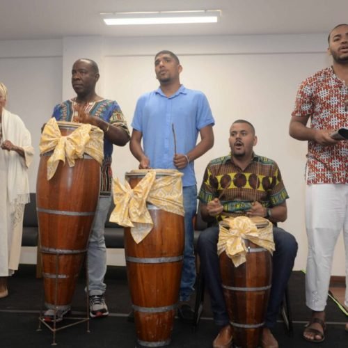 Prefeitura promove discussão sobre racismo religioso e liberdade de culto durante conferência