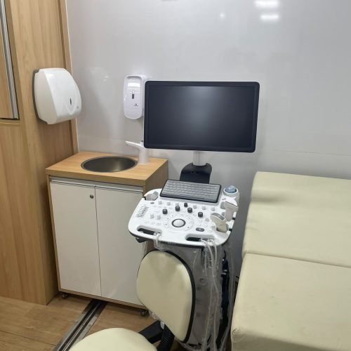 Representante do Ministério da Saúde visita carreta de cardiologia em Feira de Santana (BA)