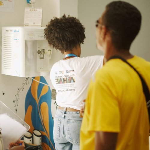 “Corra pro Abraço” leva cuidado e atenção a pessoas em situação de vulnerabilidade durante o Carnaval