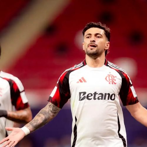 Flamengo avança à semi da Copa Intercontinental