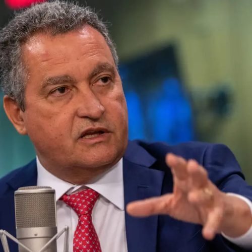 Rui Costa fala que é candidato ao Senado