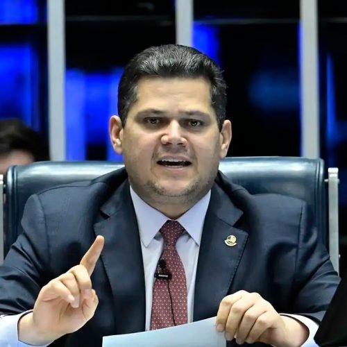 Alcolumbre manda arquivar PEC da Blindagem após rejeição da CCJ