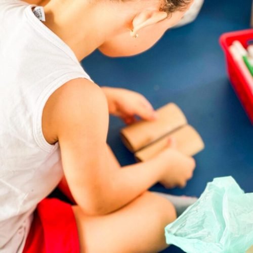 Limpurb realiza atividade educativa com teatro de fantoches na Creche Escola Casulo, em Brotas