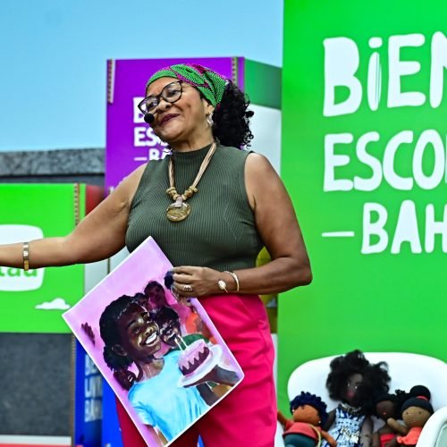 Bienal nas Escolas leva autores da literatura para estudantes da rede municipal de Salvador