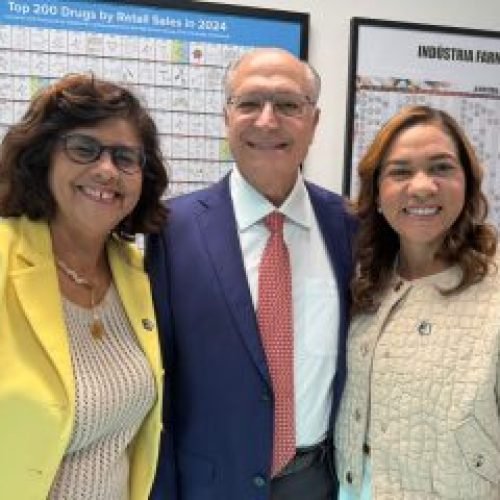 Roberta Santana acompanha Lula e Padilha em visita à Bionovis e reforça papel da Bahia na produção nacional de medicamentos oncológicos