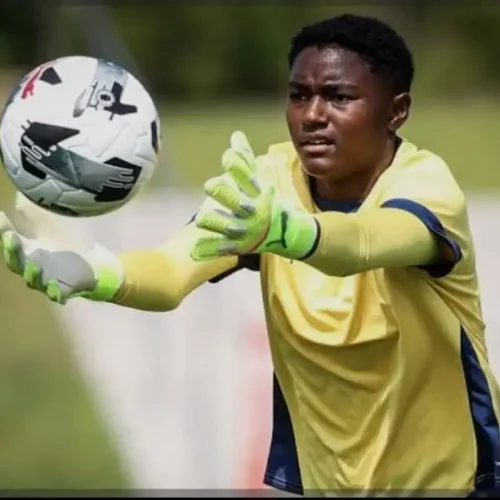 GoleiraThais, de 17 anos é surpresa na lista de convocadas