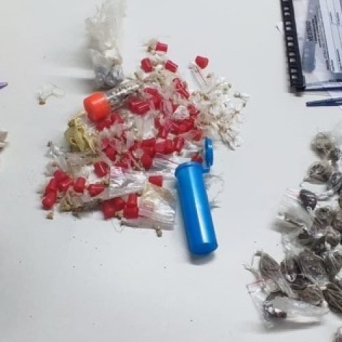 PM conduz indivíduo por tráfico de drogas em São Tomé de Paripe