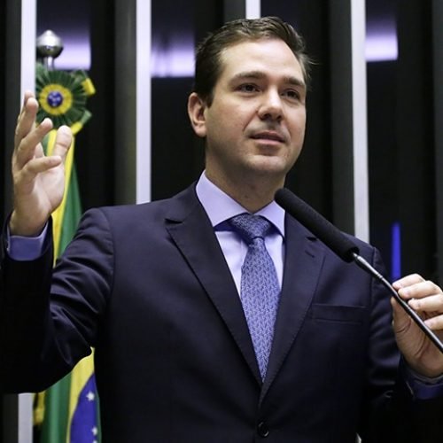 Eduardo Bismarck destaca força cultural e econômica do São João nordestino em discurso no plenário