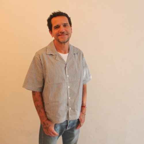 Johnny Araújo, diretor e co-produtor de “Sintonia”, está de casa nova