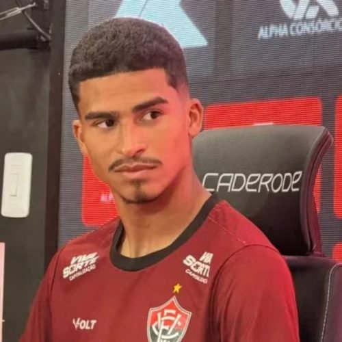 Renê chega ao Vitória com confiança e projeta estreia intensa contra o Cruzeiro