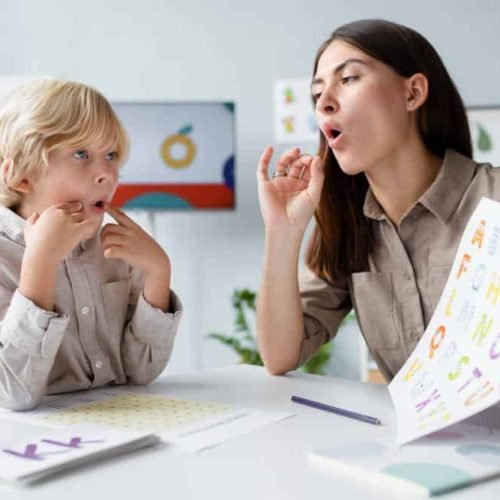 Método DTTC ganha espaço em Salvador no tratamento da apraxia de fala infantil