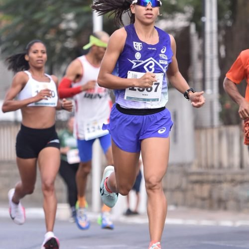Núbia Oliveira quebra recorde brasileiro na meia maratona e mira os Jogos Olímpicos de 2028 com apoio da Petrobahia