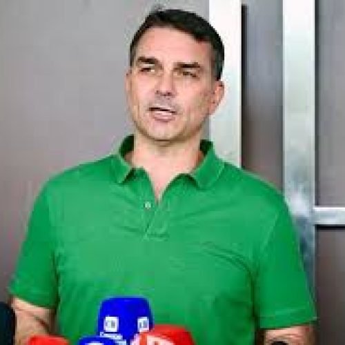 Flávio Bolsonaro afirma que “mundo do mal” será expulso do governo durante a Marcha para Jesus em São Paulo