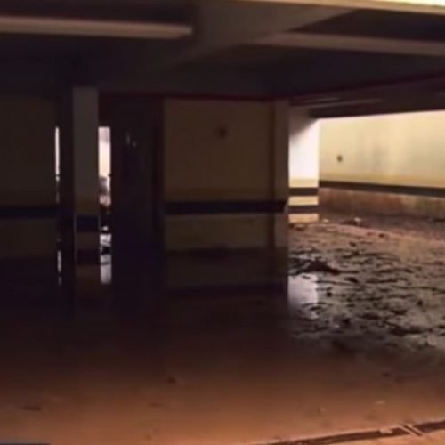Moradora denuncia alagamentos recorrentes há 10 anos no bairro do Imbuí, em Salvador
