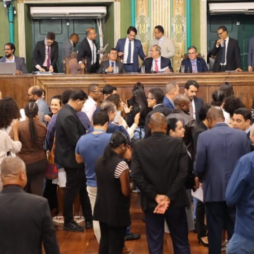 Câmara aprova quatro projetos do Executivo com votos contrários da oposição