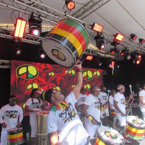 Olodum celebra chegada da primavera com ensaio temático no Pelourinho