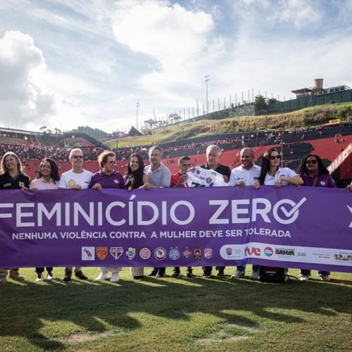 Jogo parado!!! Existe um adversário muito perigoso: a violência contra a mulher.