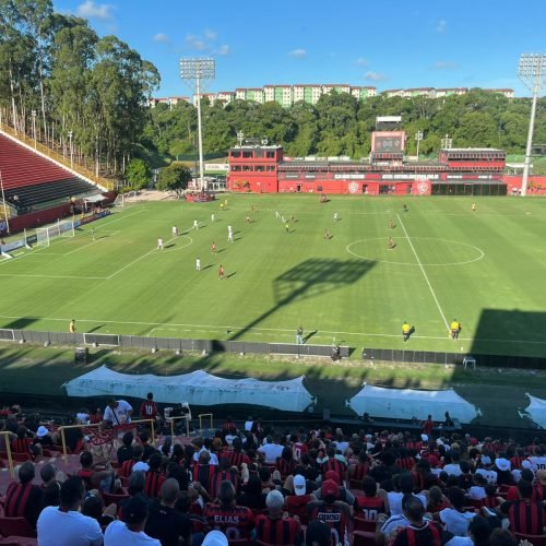 Vitória se classifica ao vencer Galícia por 3×0