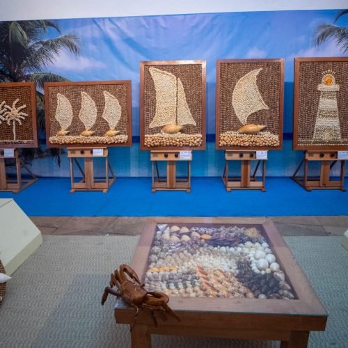 Sob as bênçãos de Santo Antônio, a artista baiana Ana Laura Lacerda