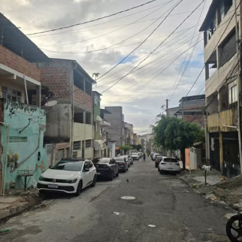 Homem é morto a tiros e dois feridos na Boca do Rio