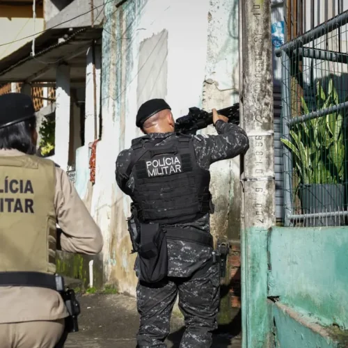 Tiroteio deixa criança baleada no Bairro da Paz