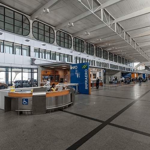 Aeroporto de Salvador tem área evacuada após suspeita de bomba