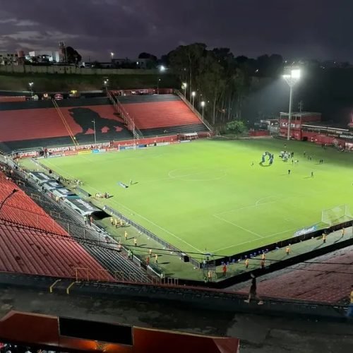 Vitória protocola pedido de mudança de horário do Ba-Vi no Barradão