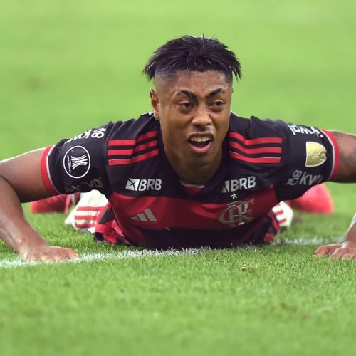 Atacante do Flamengo diz ‘’Jamais cometi as infrações de que sou acusado”