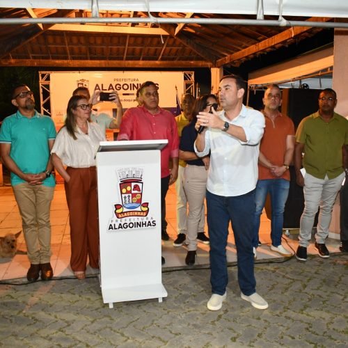 Gustavo Carmo autoriza retomada das obras da creche do Residencial Urupiara